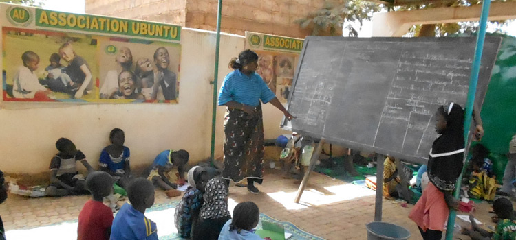 La scolarisation est au cœur des activités de UBUNTU